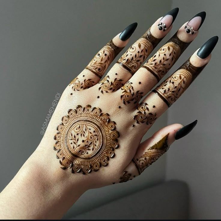 simple-mehndi-design-back-hand simple-mehndi-design-back-hand