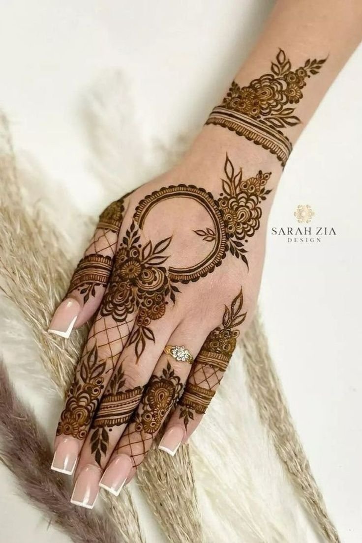 Easy-Arabic-Mehndi-Design Easy-Arabic-Mehndi-Design