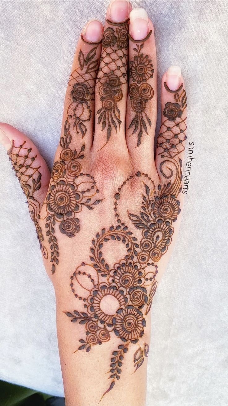 Easy-Arabic-Mehndi-Design Easy-Arabic-Mehndi-Design
