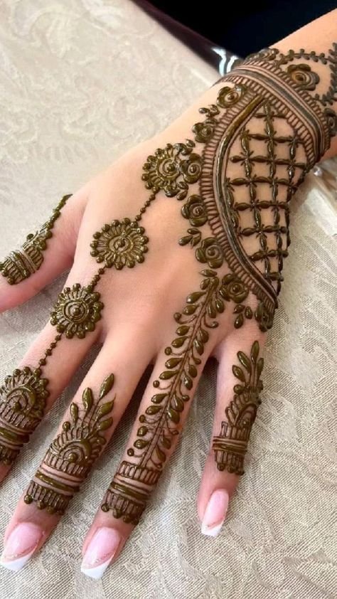 Easy-Arabic-Mehndi-Design Easy-Arabic-Mehndi-Design
