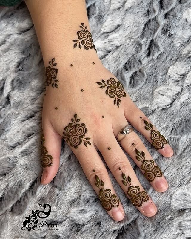 Easy-Arabic-Mehndi-Design Easy-Arabic-Mehndi-Design