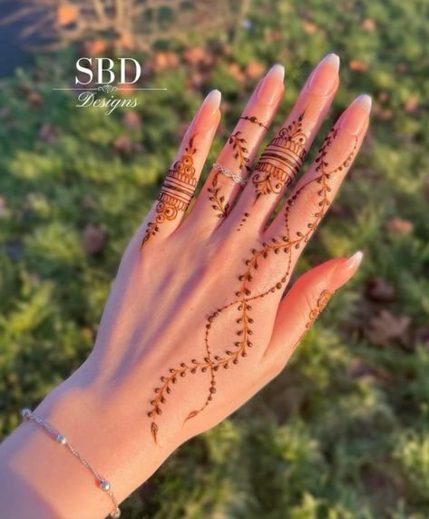 Finger-Mehndi-Design-Images