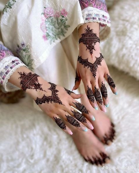 Finger-Mehndi-Design-Images
