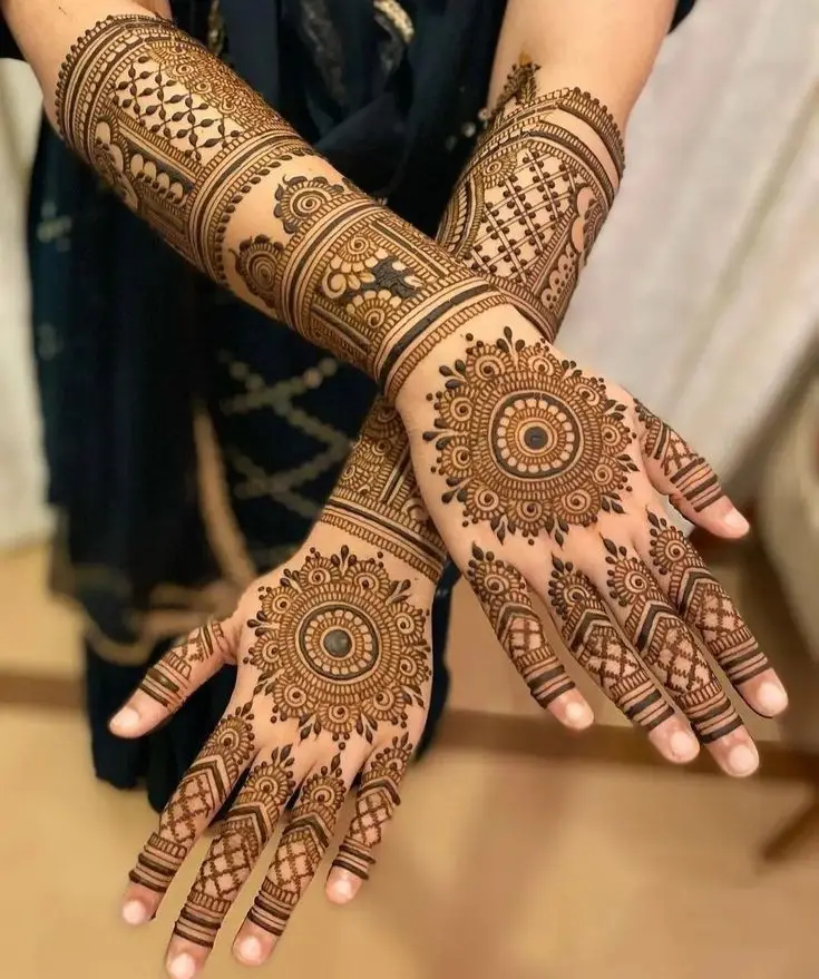 back-hand-mehndi-design-beautiful
