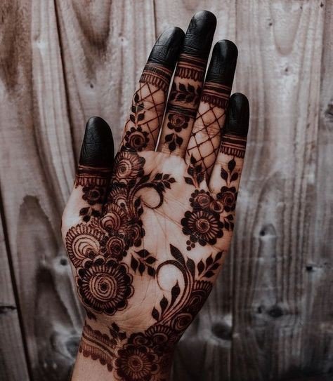 dubai-mehndi-design-front-hand-simple-and-beautiful dubai-mehndi-design-front-hand-simple-and-beautiful