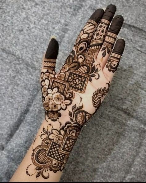 easy-arabic-mehndi-design-back-hand-for-girl easy-arabic-mehndi-design-back-hand-for-girl