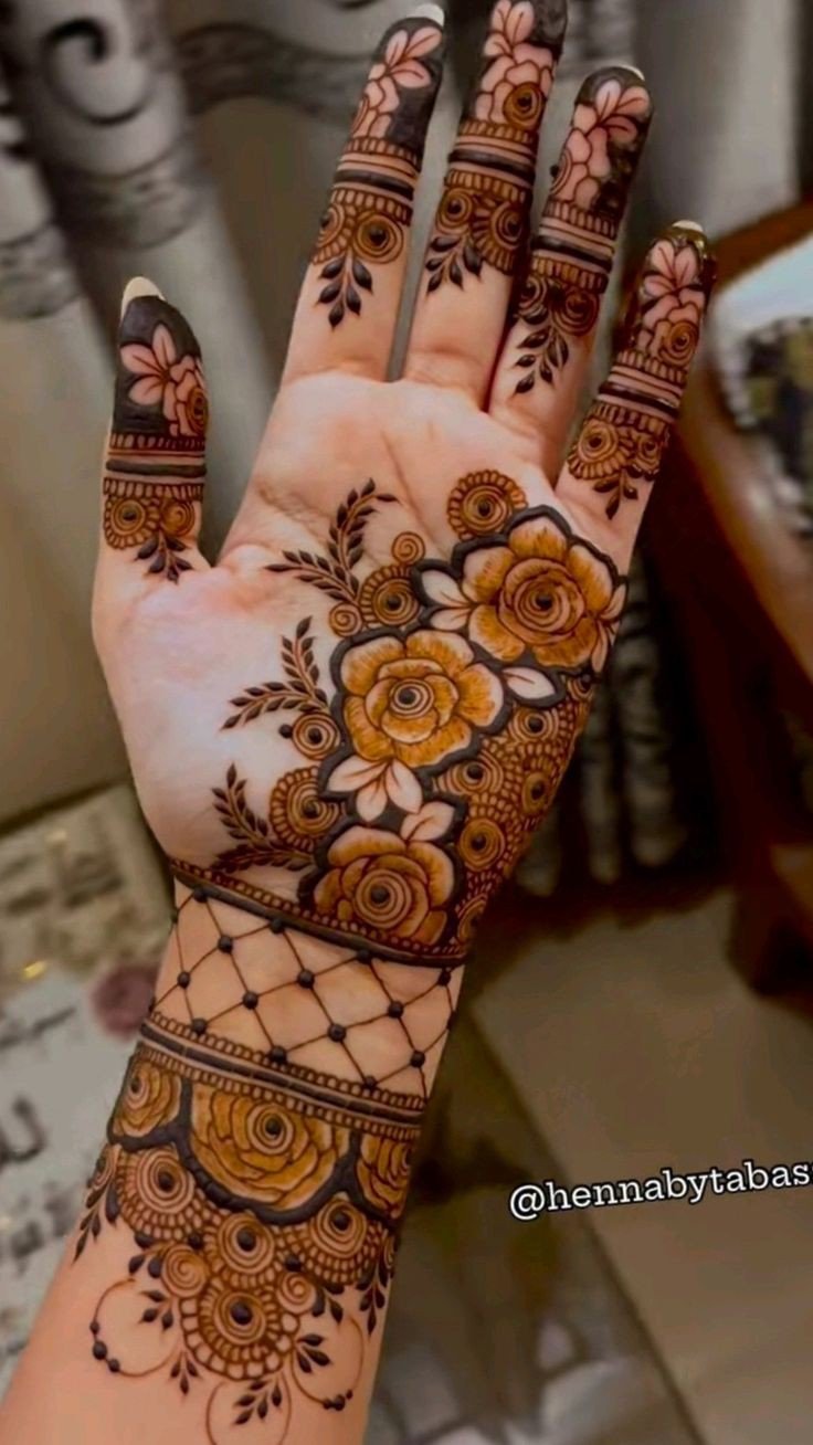 easy-front-hand-simple-mehndi-design easy-front-hand-simple-mehndi-design