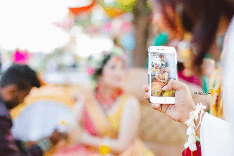 Phone-ready mehndi shoots: camera settings, natural light hacks, and anti-smudge prep for brides & guests