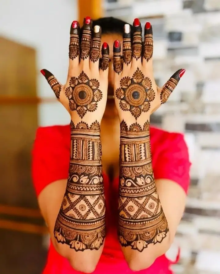 stylish-back-hand-mehndi-design-aesthetic